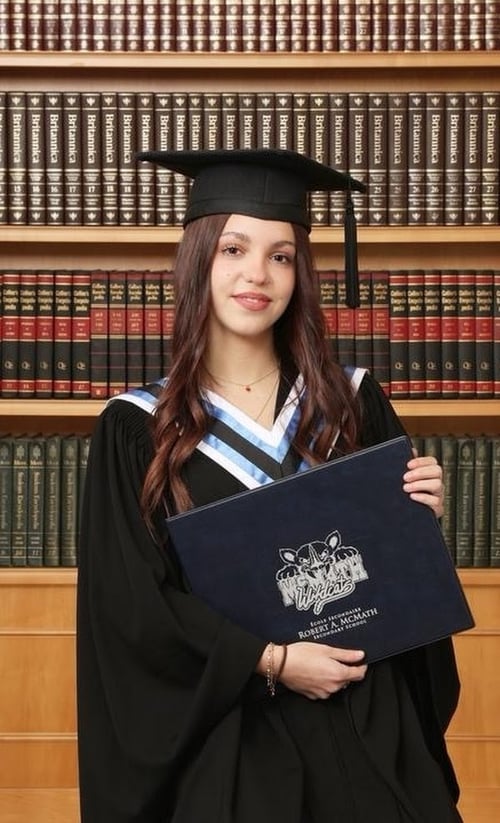 Francesca Sanna ragazza con diploma