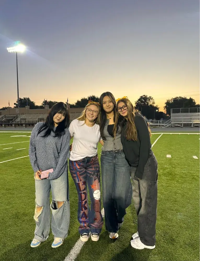 amici-campo-football-tramonto