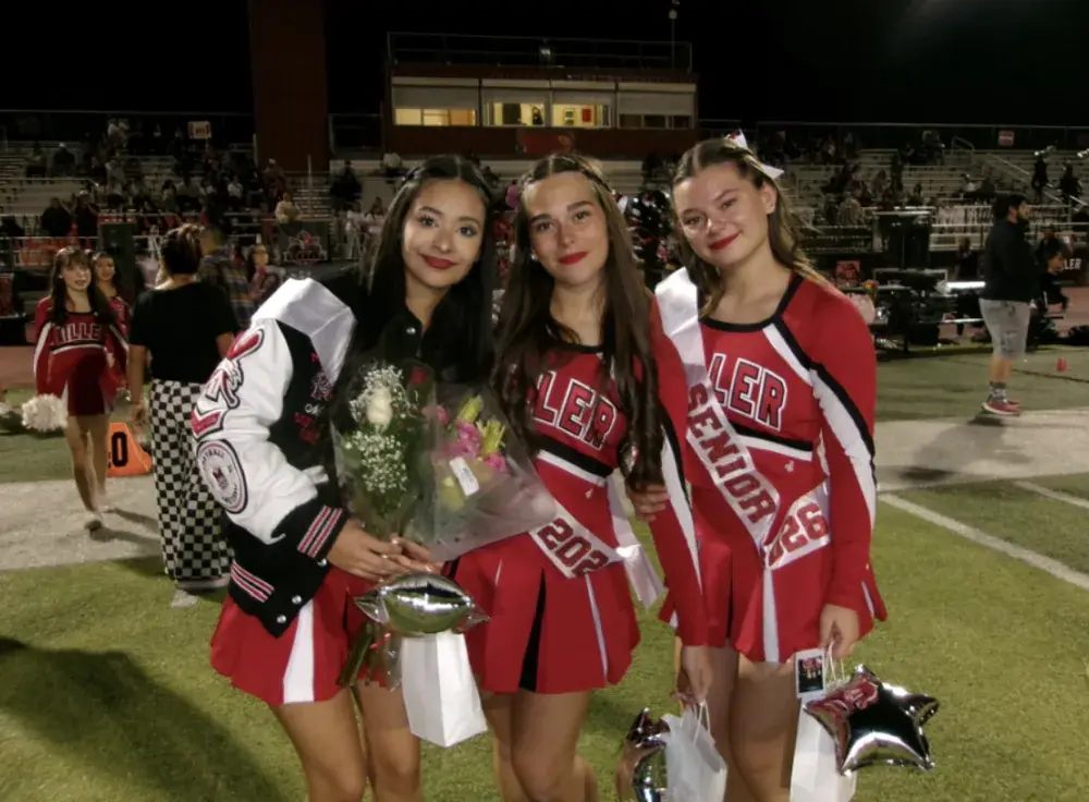 cheerleader-senior-night-football