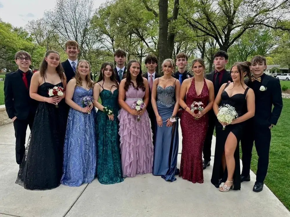 gruppo-studenti-ballo-prom