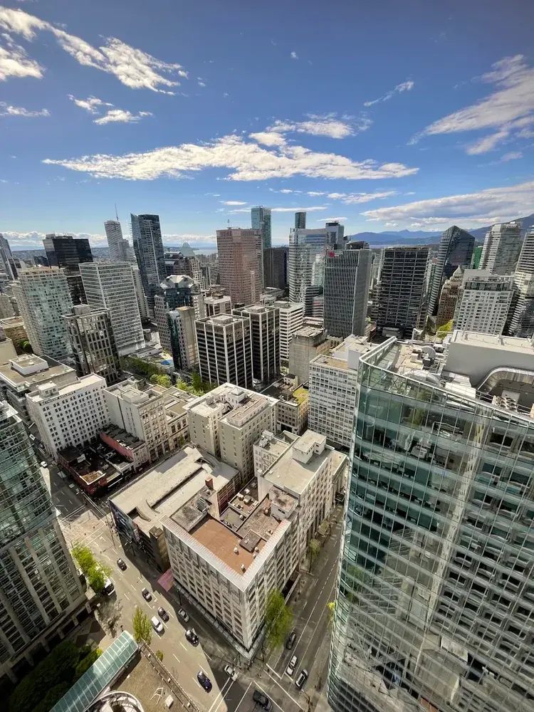 skyline-grattacieli-vancouver-canada-verticale