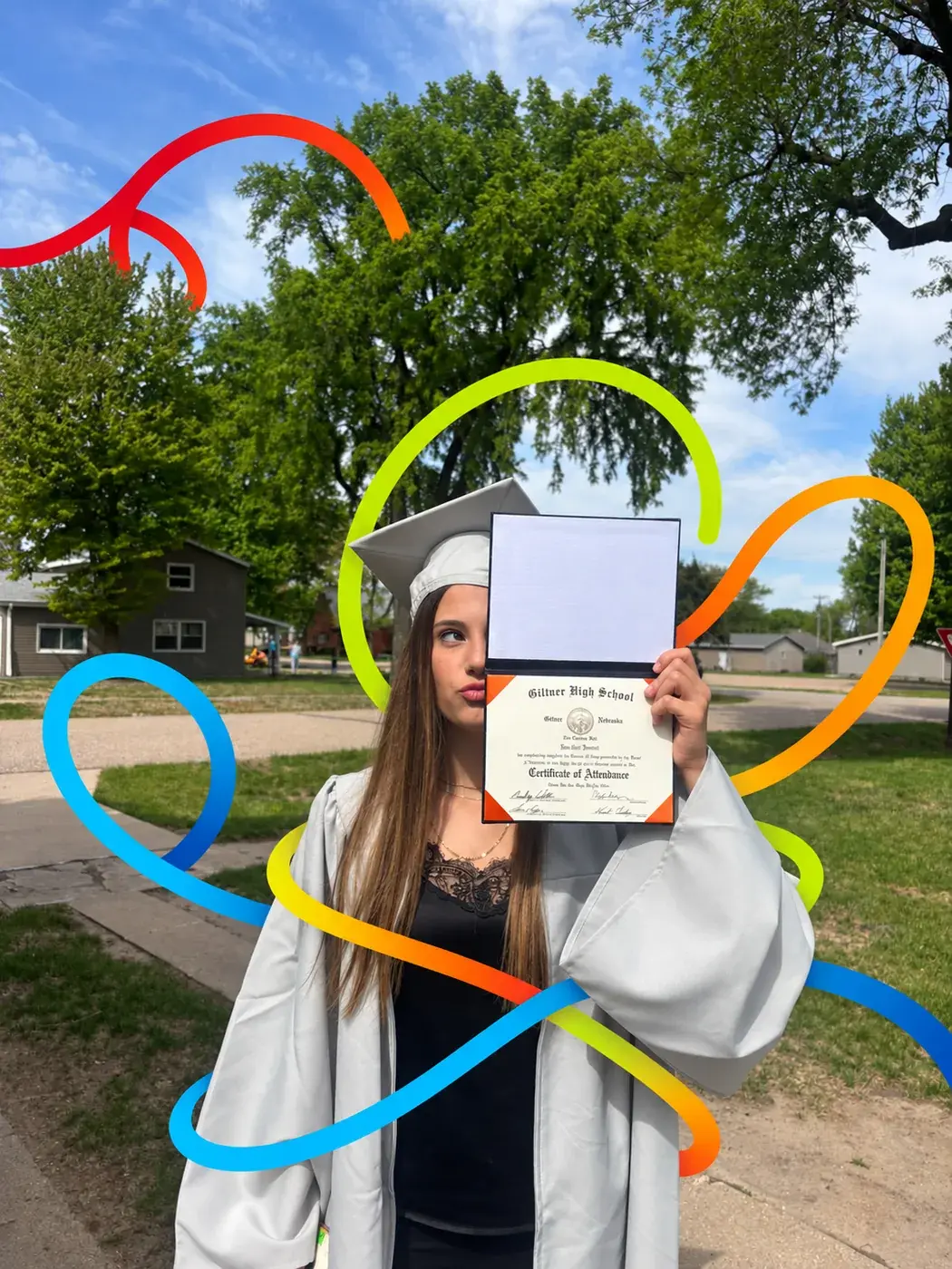 studentessa-diploma-certificato-high-school-usa-brand-verticale