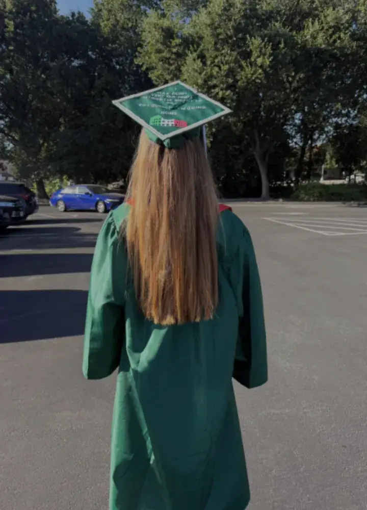 studentessa-diploma-tocco-personalizzato