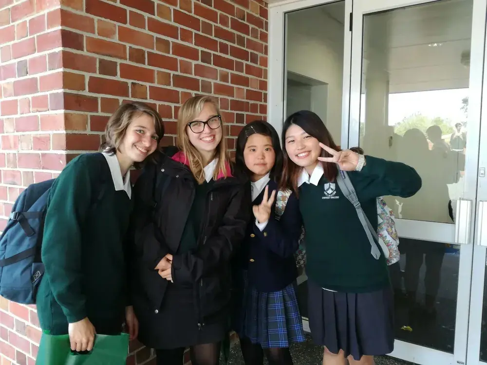 studentesse-uniforme-lynfield-college-irlanda