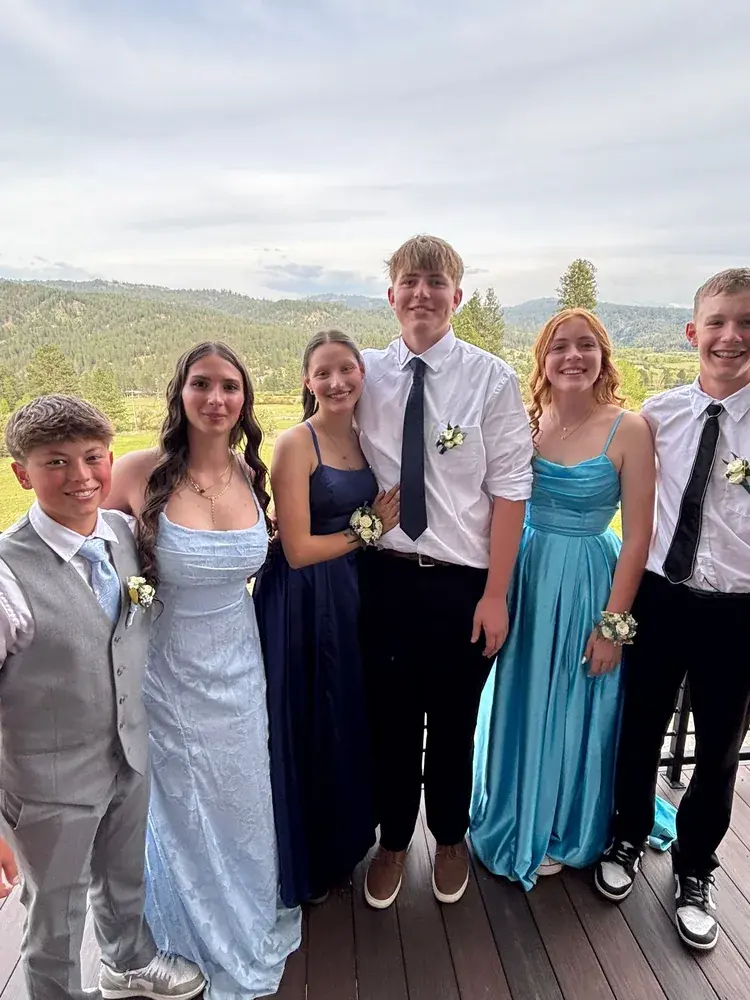 studenti-prom-panorama-montagne