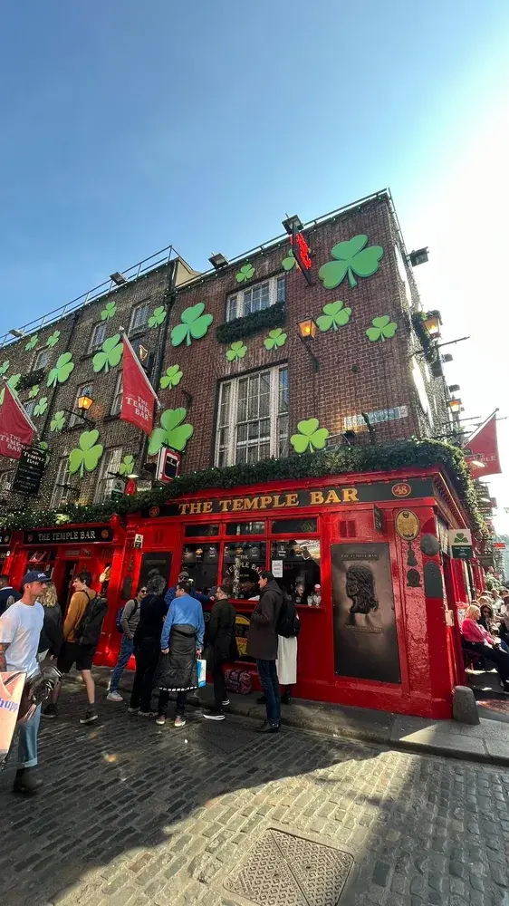 temple-bar-dublino-giorno-irlanda